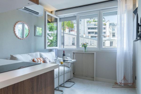 De Montescal- Montparnasse Central with AC 11 to 14m2 STUDIO in a prime location
